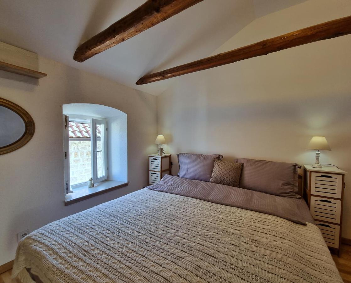 Veneto Apartment เปราสต์ ภายนอก รูปภาพ