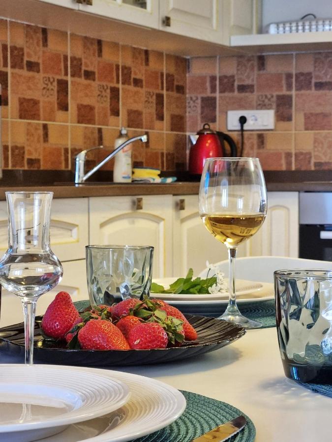 Veneto Apartment เปราสต์ ภายนอก รูปภาพ